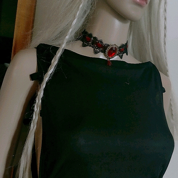 Meet your Posher, Tina - Picture 2 of 4